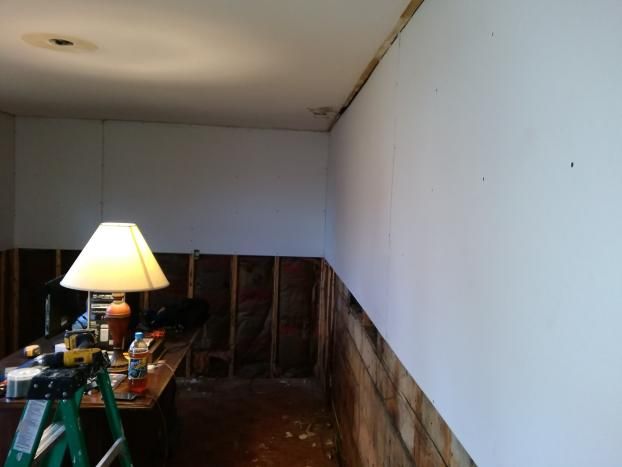 Before a completed water damage project in the Mount Juliet, TN area